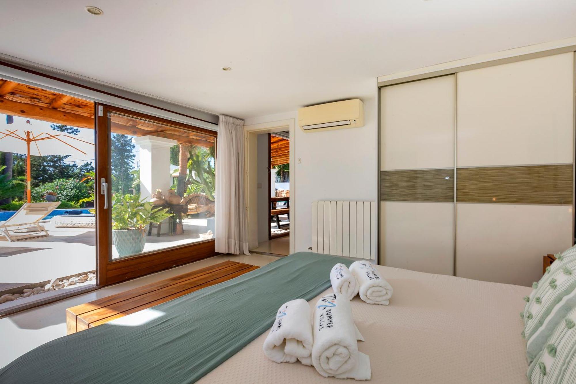 Villa Near Ibiza Town Sleeps 11 To 13 Guests Can Furnet Bagian luar foto